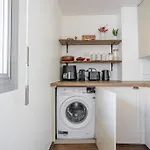 Apartmán Spacious & Cozy 2-room With Balcony *