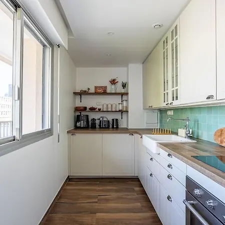 Spacious & Cozy 2-room With Balcony *